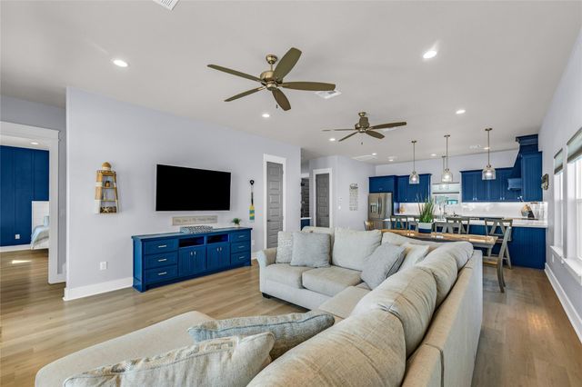 1240 Gulf Road, Crystal Beach, TX 77650