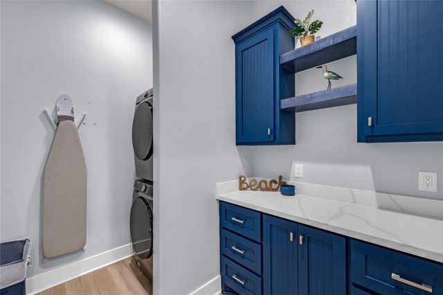 1240 Gulf Road, Crystal Beach, TX 77650