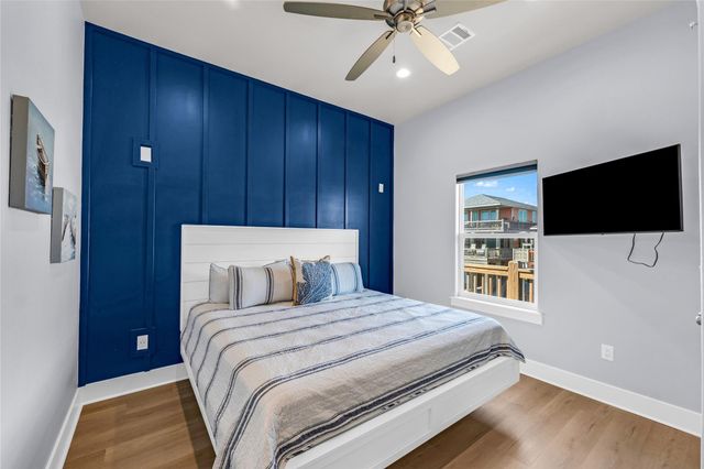 1240 Gulf Road, Crystal Beach, TX 77650