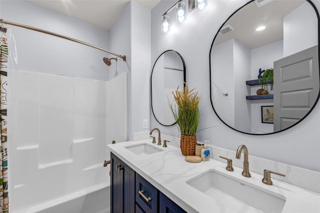 1240 Gulf Road, Crystal Beach, TX 77650