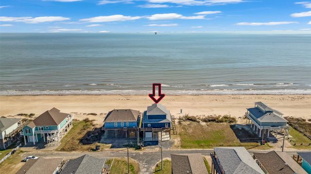 1240 Gulf Road, Crystal Beach, TX 77650