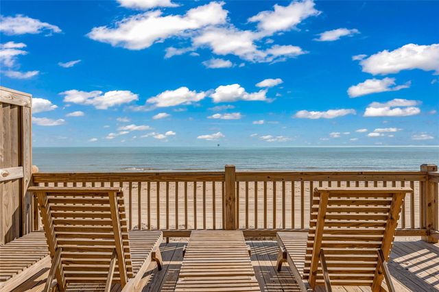 1240 Gulf Road, Crystal Beach, TX 77650