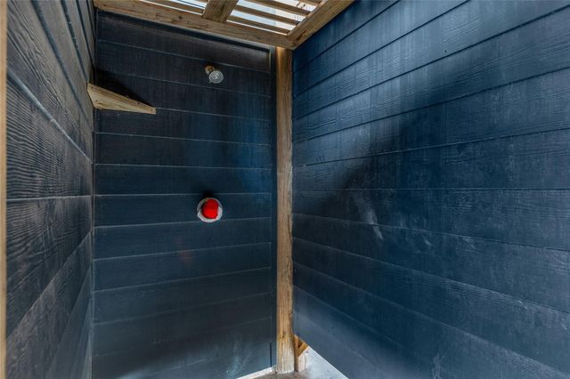 1240 Gulf Road, Crystal Beach, TX 77650