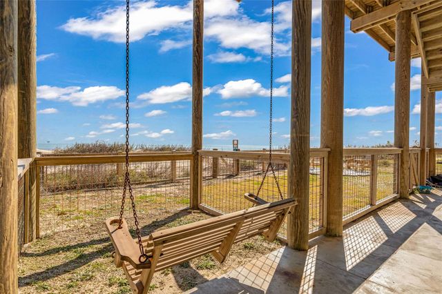 1240 Gulf Road, Crystal Beach, TX 77650