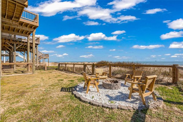 1240 Gulf Road, Crystal Beach, TX 77650