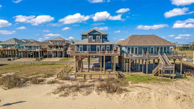 1240 Gulf Road, Crystal Beach, TX 77650