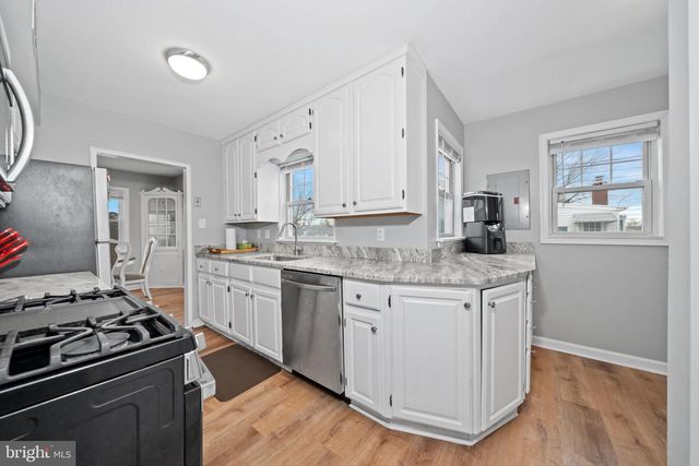 704 HARWOOD RD, Wilmington, DE 19804