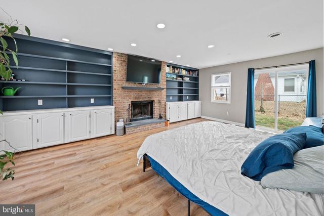 704 HARWOOD RD, Wilmington, DE 19804