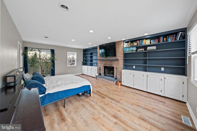 704 HARWOOD RD, Wilmington, DE 19804