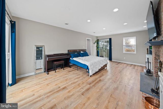 704 HARWOOD RD, Wilmington, DE 19804