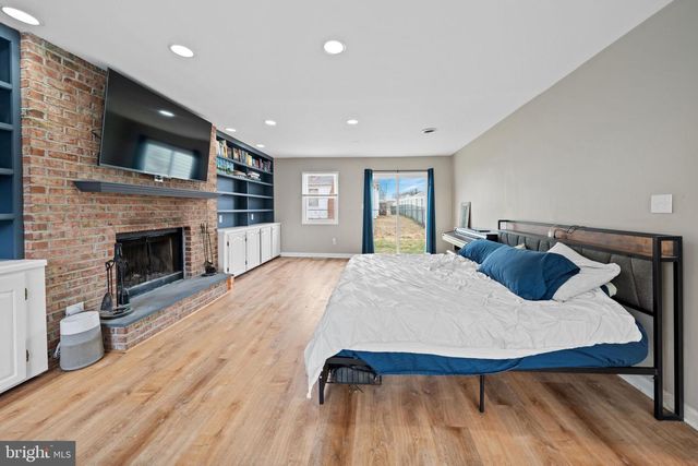 704 HARWOOD RD, Wilmington, DE 19804