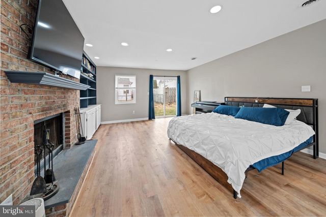 704 HARWOOD RD, Wilmington, DE 19804