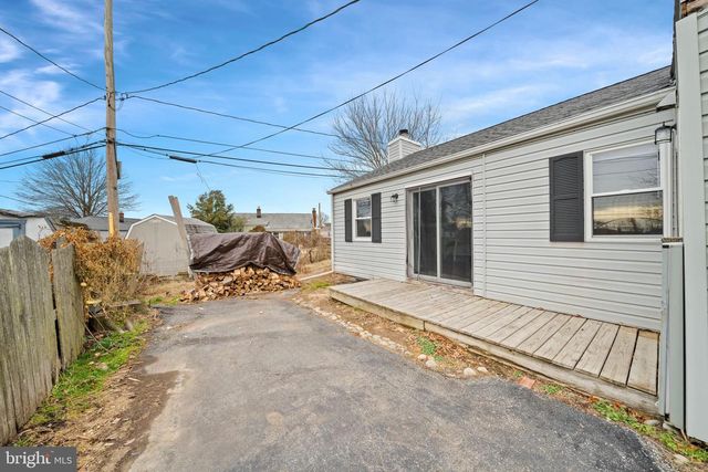 704 HARWOOD RD, Wilmington, DE 19804