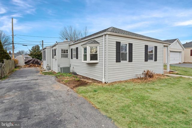 704 HARWOOD RD, Wilmington, DE 19804