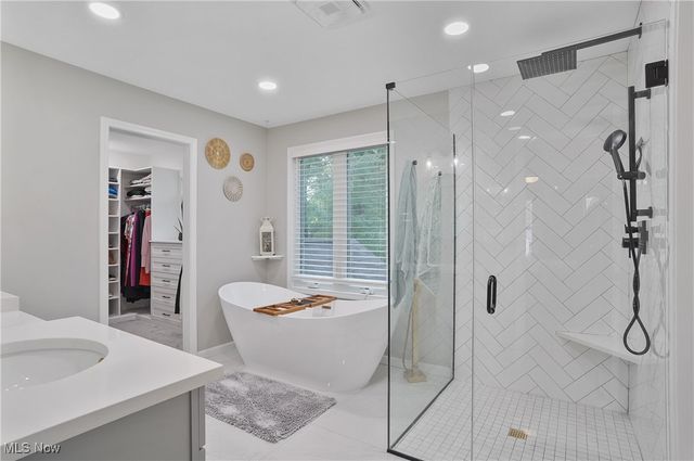 851 Susan Road, Ravenna, OH 44266