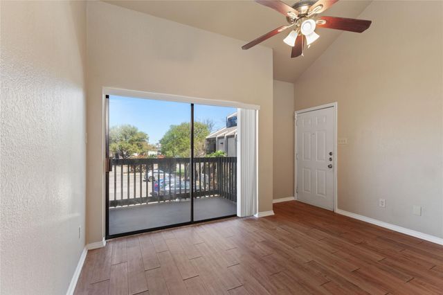 601 Nelray BLVD 17, Austin, TX 78751