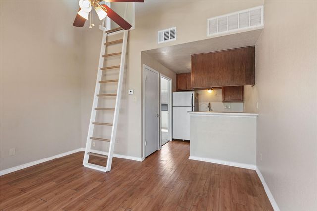 601 Nelray BLVD 17, Austin, TX 78751