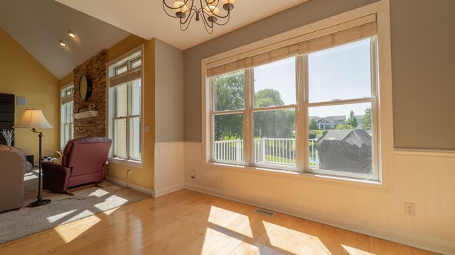 2255 Naples Drive, Valparaiso, IN 46385