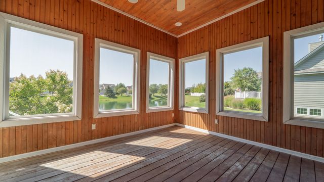 2255 Naples Drive, Valparaiso, IN 46385