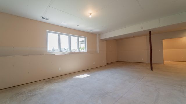 2255 Naples Drive, Valparaiso, IN 46385