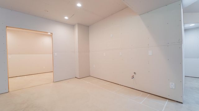 2255 Naples Drive, Valparaiso, IN 46385