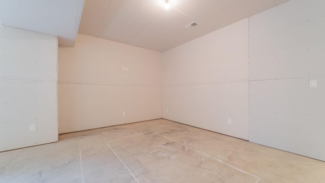 2255 Naples Drive, Valparaiso, IN 46385