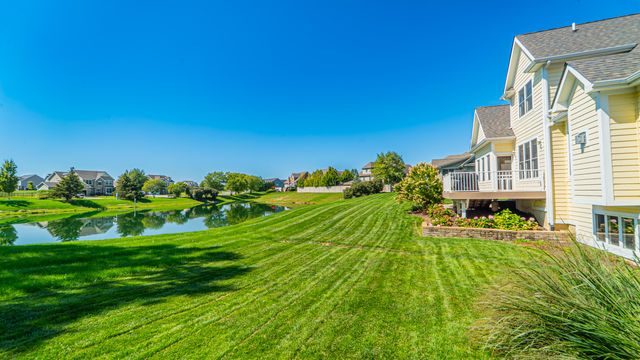 2255 Naples Drive, Valparaiso, IN 46385