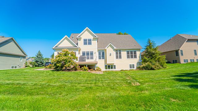 2255 Naples Drive, Valparaiso, IN 46385