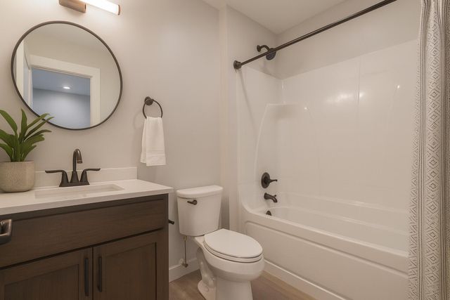 2255 Naples Drive, Valparaiso, IN 46385