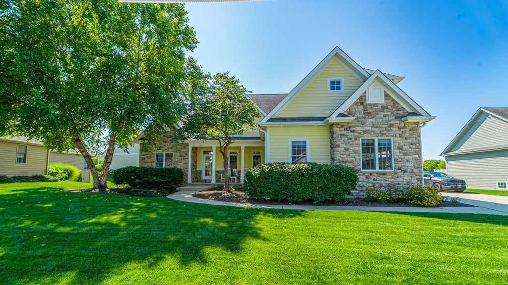 2255 Naples Drive, Valparaiso, IN 46385