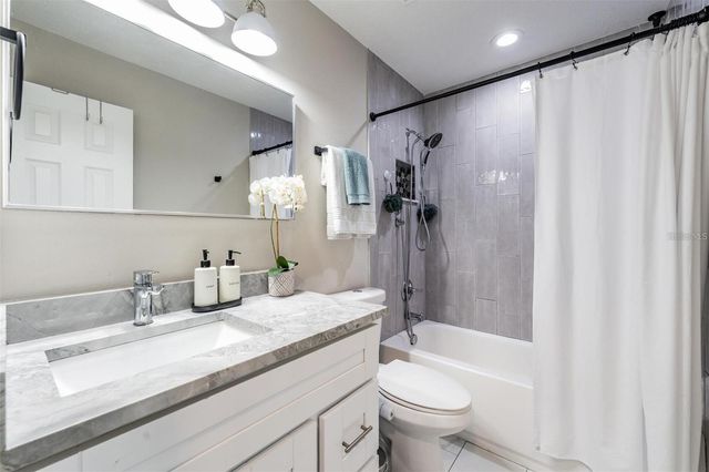 7308 N DARTMOUTH AVENUE, Tampa, FL 33604