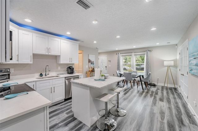 7308 N DARTMOUTH AVENUE, Tampa, FL 33604