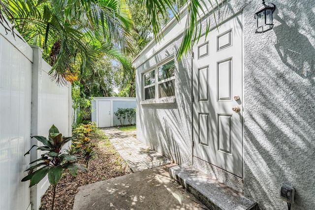 7308 N DARTMOUTH AVENUE, Tampa, FL 33604