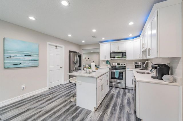 7308 N DARTMOUTH AVENUE, Tampa, FL 33604