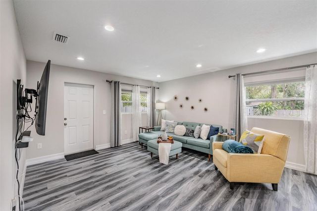 7308 N DARTMOUTH AVENUE, Tampa, FL 33604