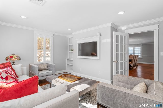 11 Forest Hills Drive, West Hartford, CT 06117