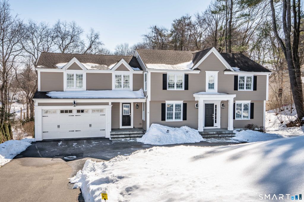 11 Forest Hills Drive, West Hartford, CT 06117