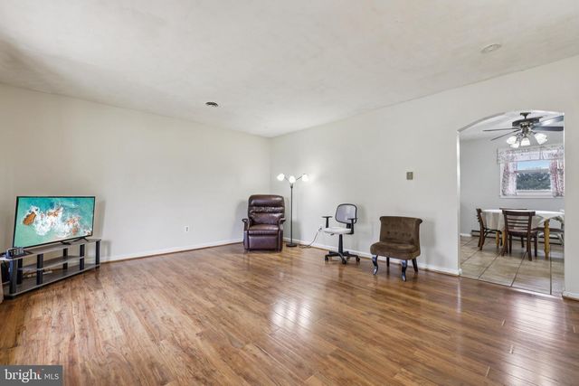 5833 WOODBINE RD, Woodbine, MD 21797