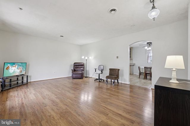 5833 WOODBINE RD, Woodbine, MD 21797