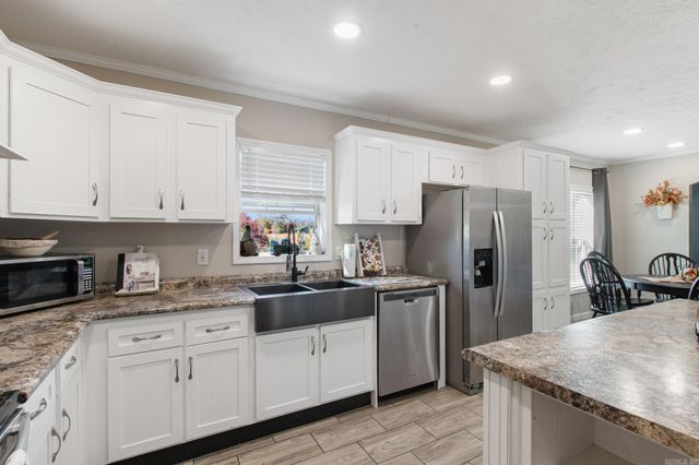 160 Oak Grove Road, Austin, AR 72007