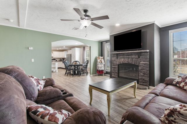 160 Oak Grove Road, Austin, AR 72007