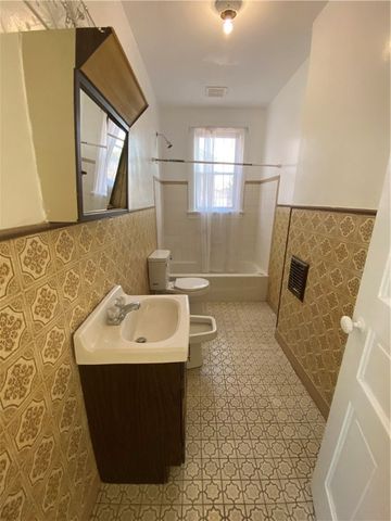 908 North Ave, N Braddock, PA 15104