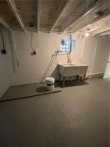 908 North Ave, N Braddock, PA 15104