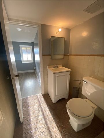 908 North Ave, N Braddock, PA 15104