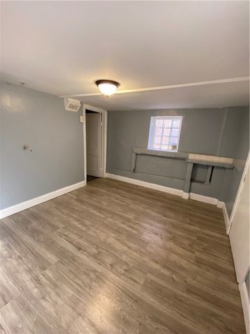 908 North Ave, N Braddock, PA 15104