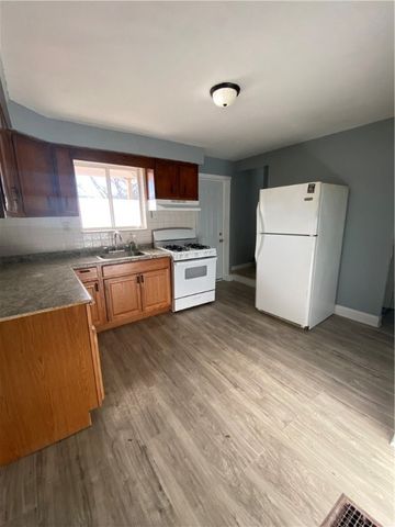 908 North Ave, N Braddock, PA 15104