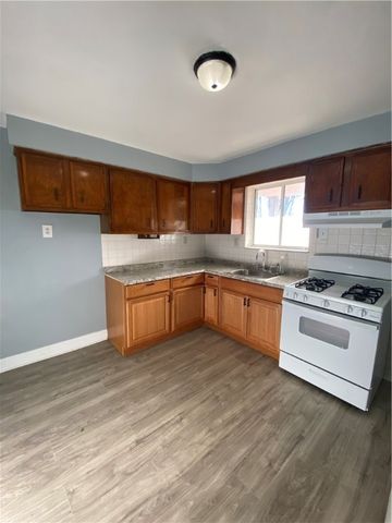 908 North Ave, N Braddock, PA 15104