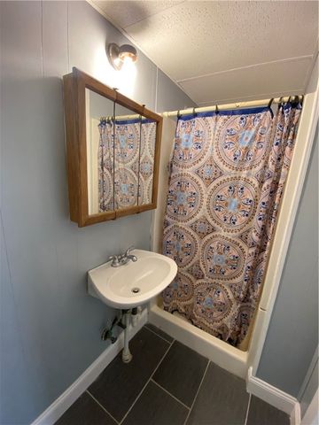 908 North Ave, N Braddock, PA 15104