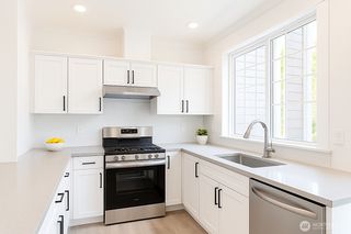 25025 SE Klahanie Boulevard #D202, Issaquah, WA 98029