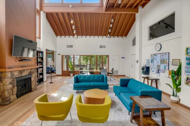 8201 Summertime, Culver City, CA 90230
